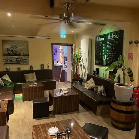 Schwarzer Adler Hotel *