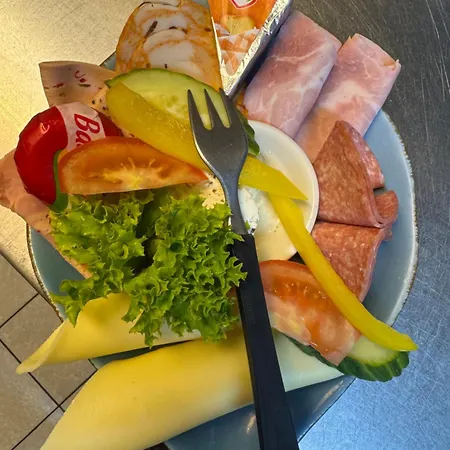 Schwarzer Adler Hotel *