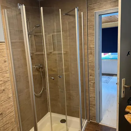 Schwarzer Adler Hotel *