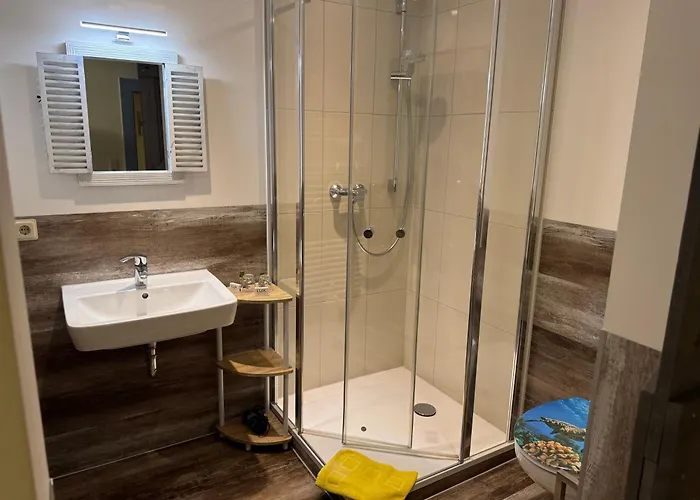 Schwarzer Adler Otel *